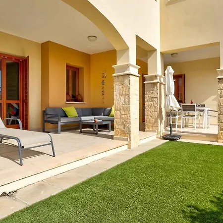 Kz01 - Modern Ground Floor In The Heart Of Aphrodite Hills