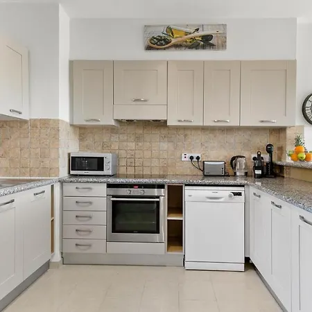 Kz01 - Modern Ground Floor In The Heart Of Aphrodite Hills アパート クークリア