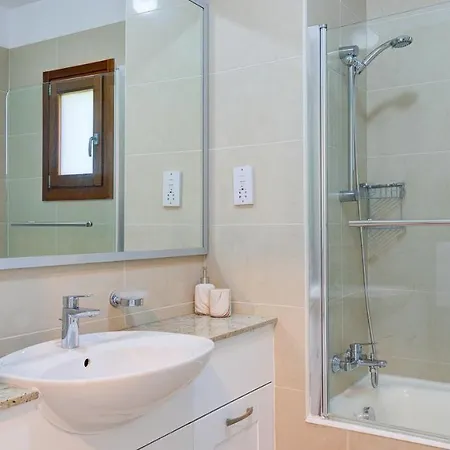 Kz01 - Modern Ground Floor In The Heart Of Aphrodite Hills Kouklia