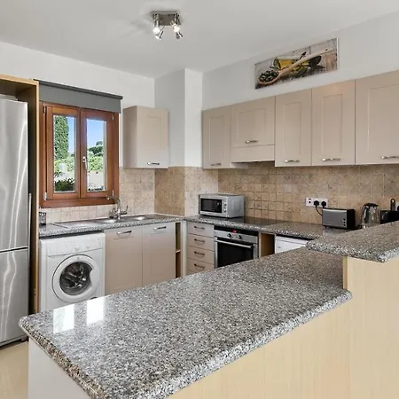 Kz01 - Modern Ground Floor In The Heart Of Aphrodite Hills Appartement Kouklia