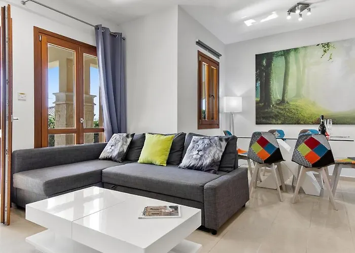 Kz01 - Modern Ground Floor In The Heart Of Aphrodite Hills Apartament